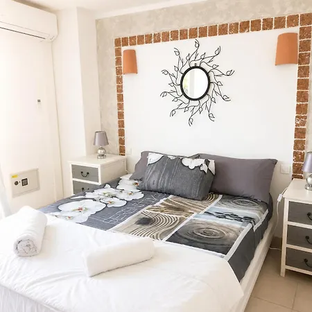 Colandra, 4 Chambres, 10min De Santa Guilia بيت للعطل